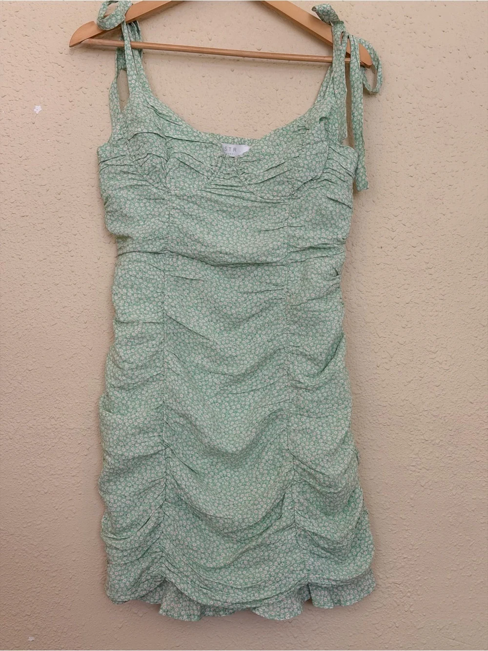 ASTR the Label | Suzy Green Ditsy Floral Ruched Mini Dress - Size XL